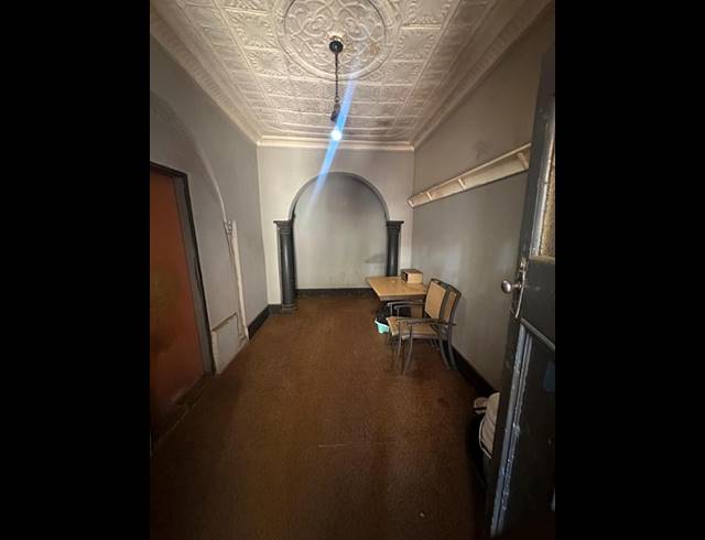 6 BEDROOM HOUSE FOR SALE IN MALVERN